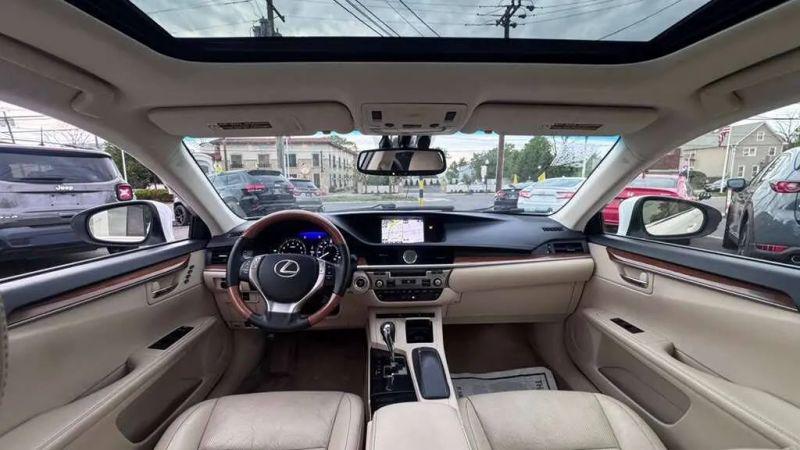 2015 Lexus ES 300h 300h