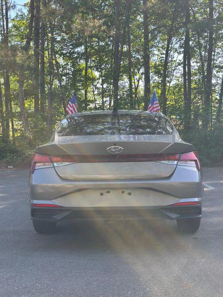2021 Hyundai Elantra SE