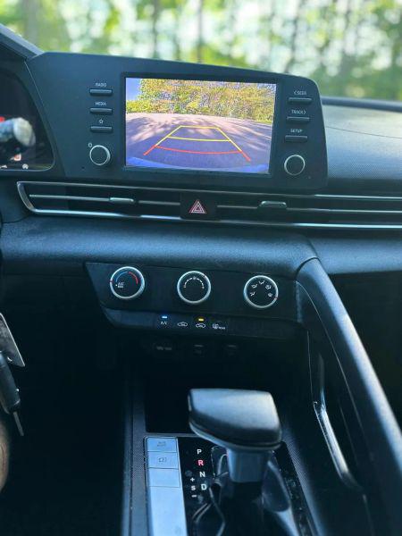 2021 Hyundai Elantra SE