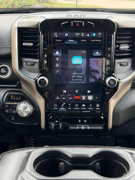 2020 Ram 1500 Laramie Crew Cab 4x4 5'7" Box