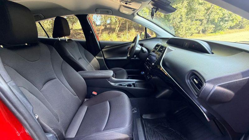 2020 Toyota Prius L Eco
