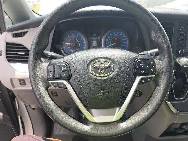 2020 Toyota Sienna LE