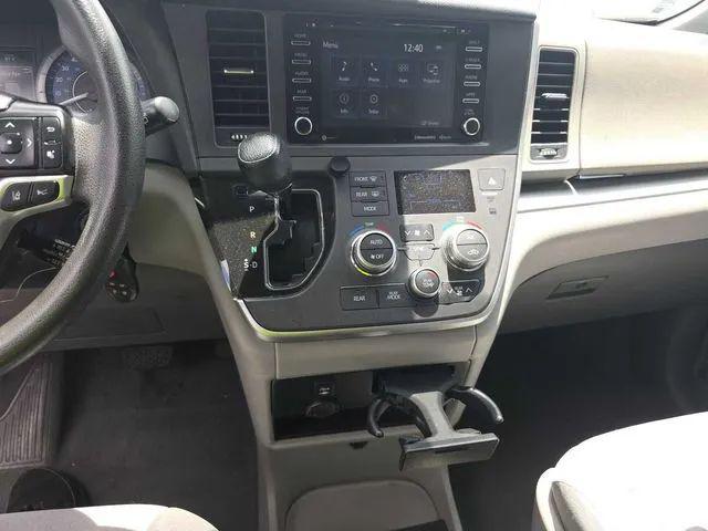 2020 Toyota Sienna LE