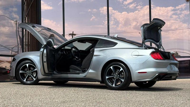 2021 Ford Mustang EcoBoost Fastback