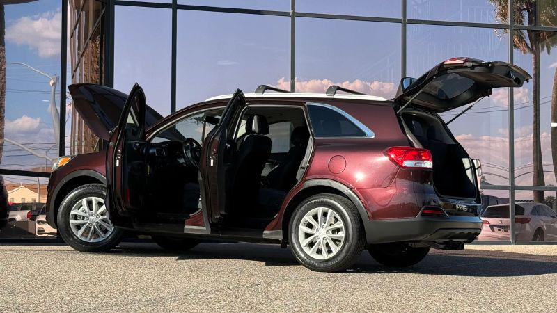 2016 Kia Sorento 2.4L LX