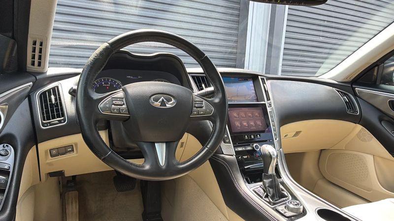 2015 INFINITI Q50 Premium
