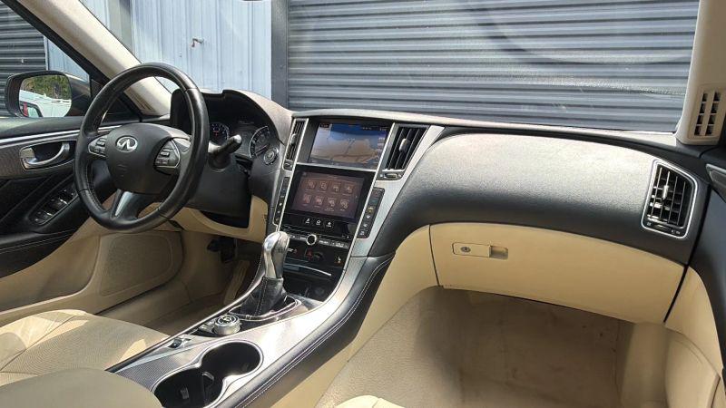 2015 INFINITI Q50 Premium