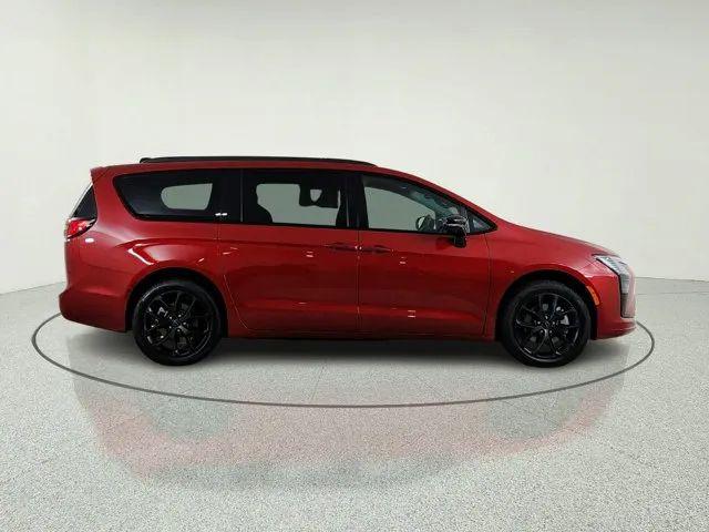 2027 Chrysler Pacifica Limited