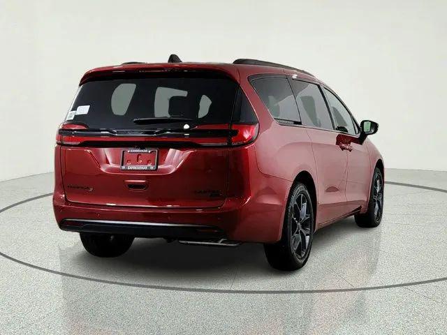2027 Chrysler Pacifica Limited