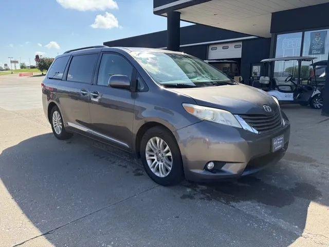 2011 Toyota Sienna XLE V6