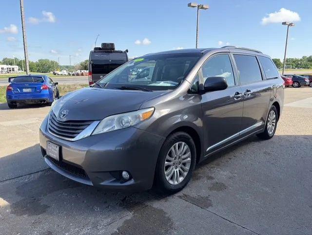 2011 Toyota Sienna XLE V6