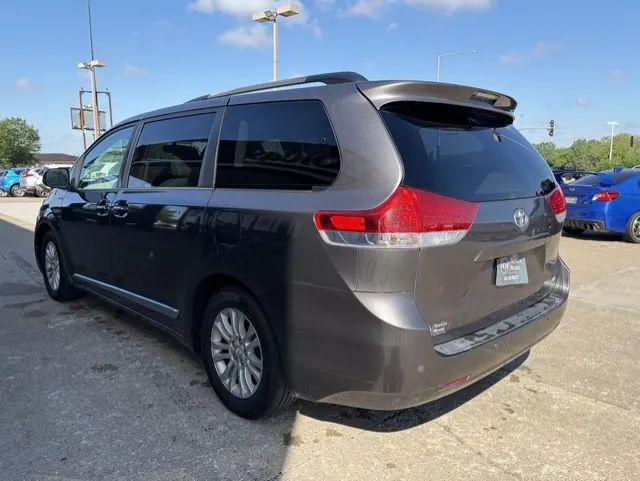 2011 Toyota Sienna XLE V6
