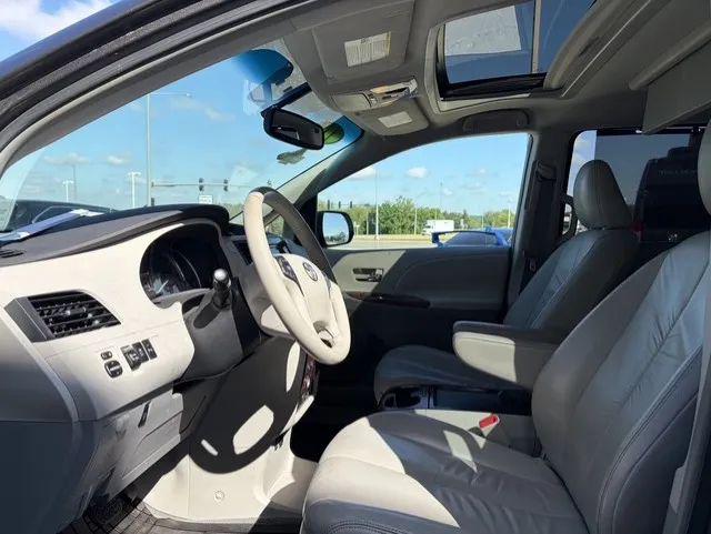 2011 Toyota Sienna XLE V6