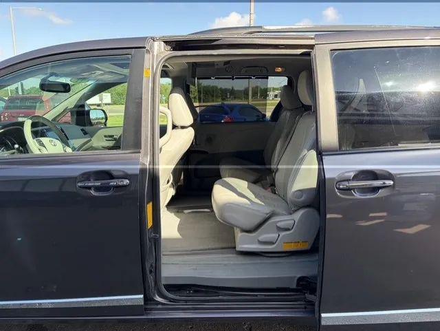 2011 Toyota Sienna XLE V6