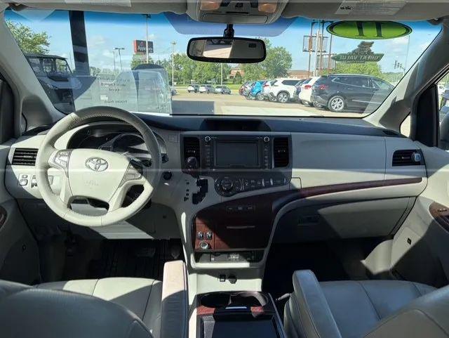 2011 Toyota Sienna XLE V6