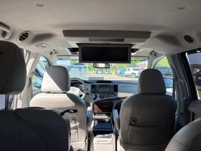 2011 Toyota Sienna XLE V6