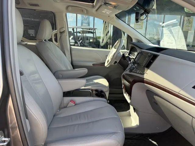 2011 Toyota Sienna XLE V6