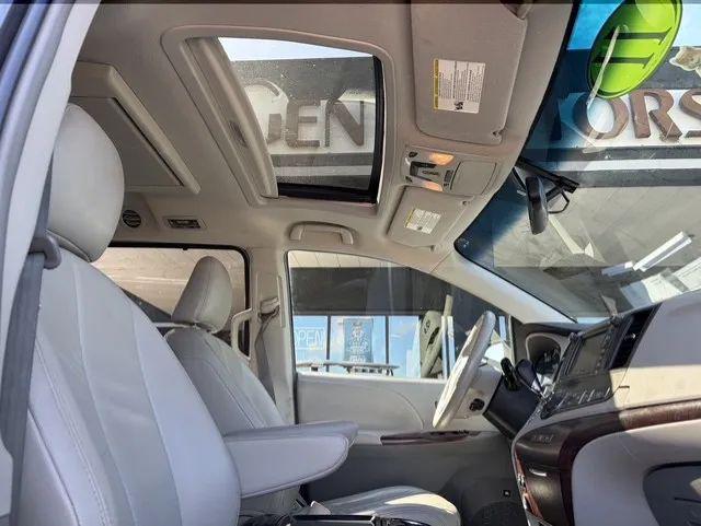 2011 Toyota Sienna XLE V6