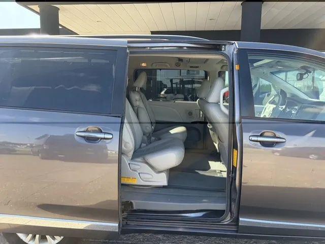2011 Toyota Sienna XLE V6