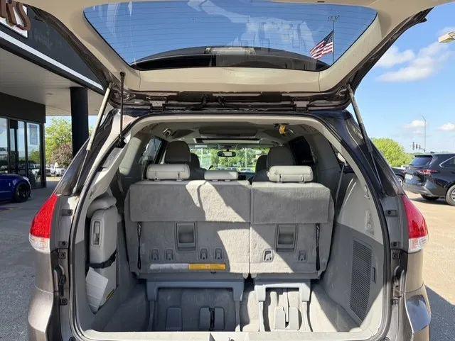 2011 Toyota Sienna XLE V6