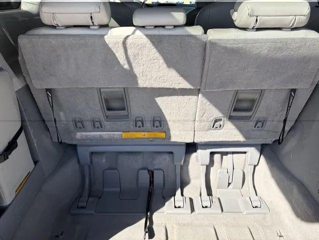2011 Toyota Sienna XLE V6