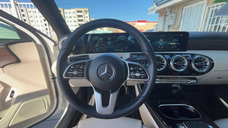 2022 Mercedes-Benz A 220 A 220