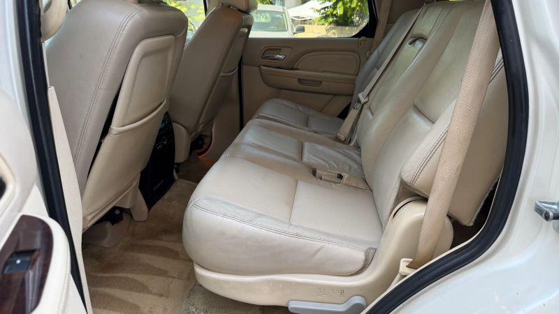 2007 Cadillac Escalade Standard