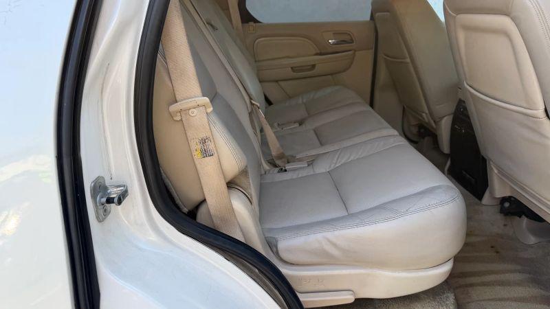 2007 Cadillac Escalade Standard