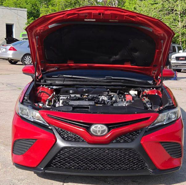 2020 Toyota Camry SE