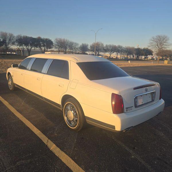 2000 Cadillac DeVille Standard