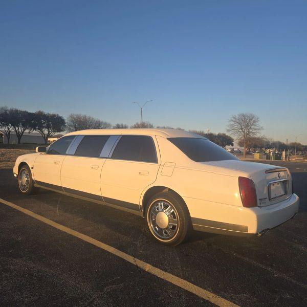 2000 Cadillac DeVille Standard