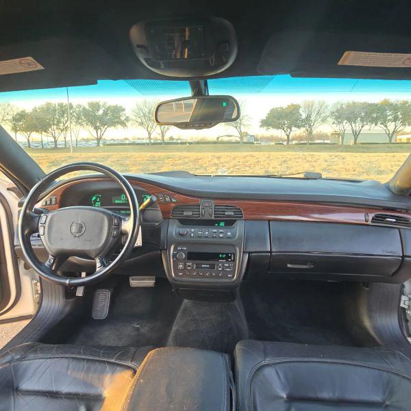 2000 Cadillac DeVille Standard