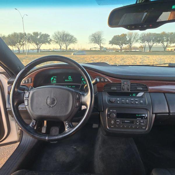2000 Cadillac DeVille Standard