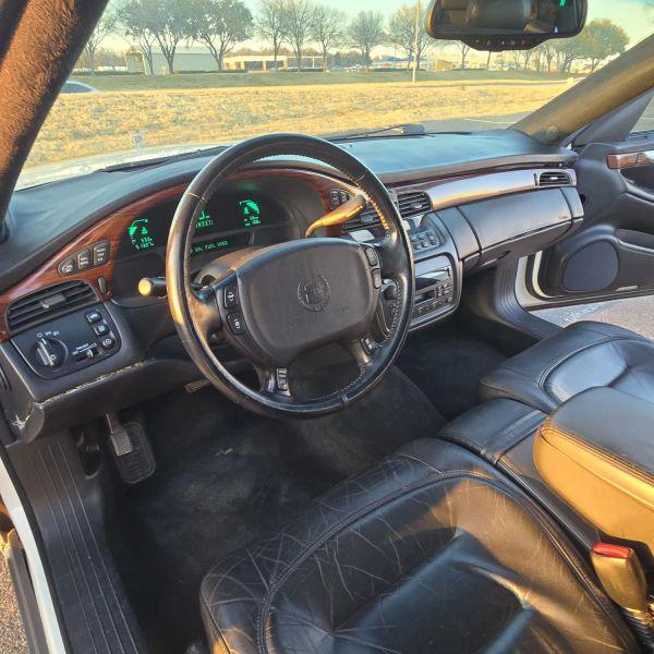 2000 Cadillac DeVille Standard