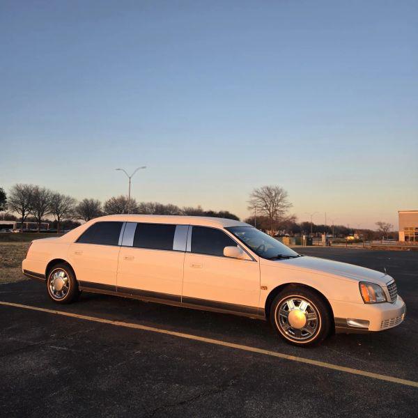 2000 Cadillac DeVille Standard