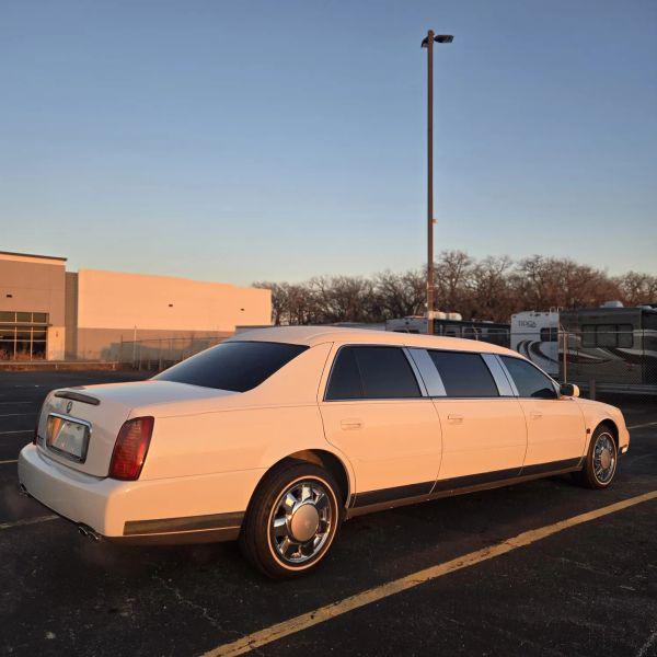 2000 Cadillac DeVille Standard