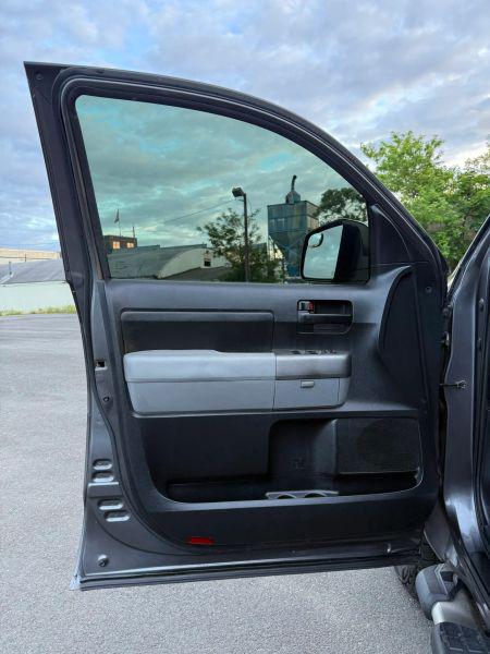 2011 Toyota Tundra Grade 5.7L V8