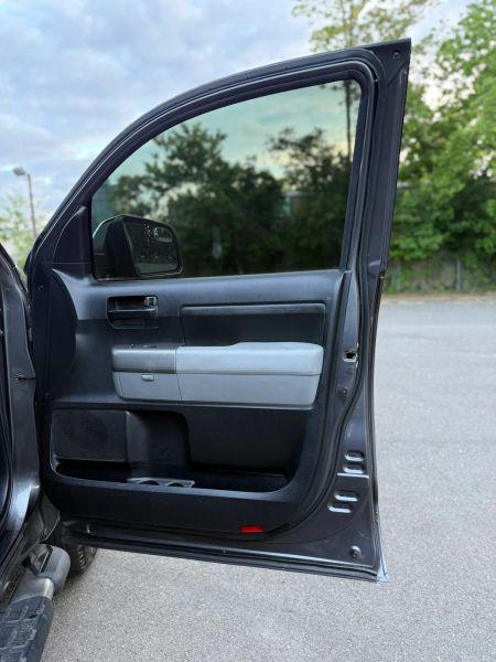 2011 Toyota Tundra Grade 5.7L V8