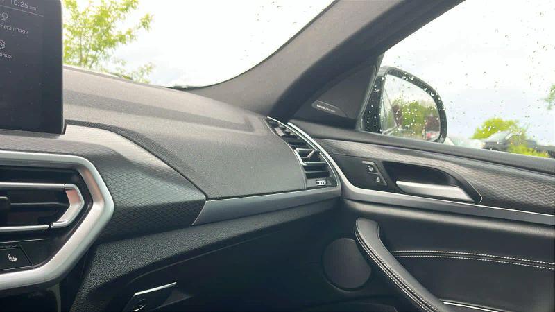 2024 BMW X4 xDrive30i