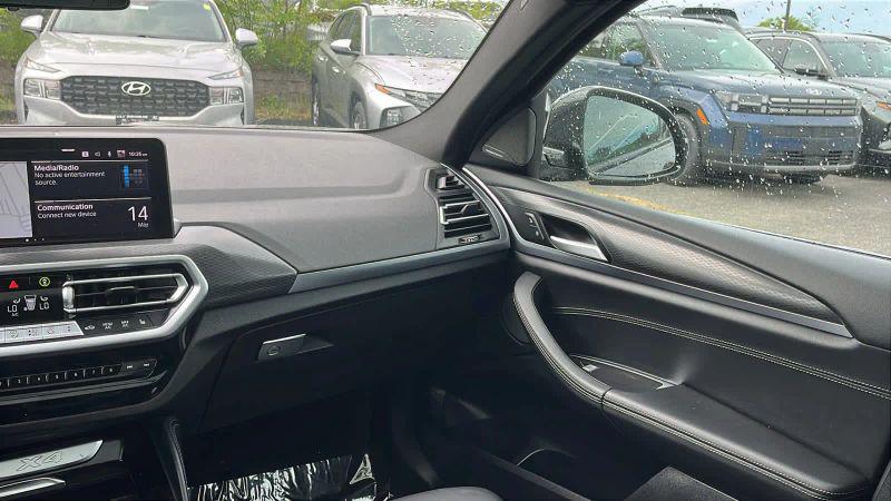 2024 BMW X4 xDrive30i