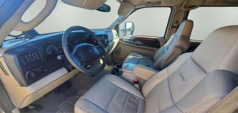 2005 Ford Excursion Limited