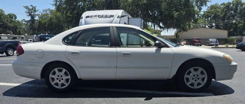 2007 Ford Taurus SE