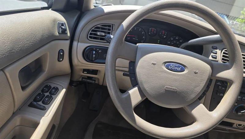 2007 Ford Taurus SE