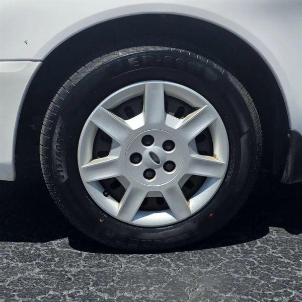 2007 Ford Taurus SE