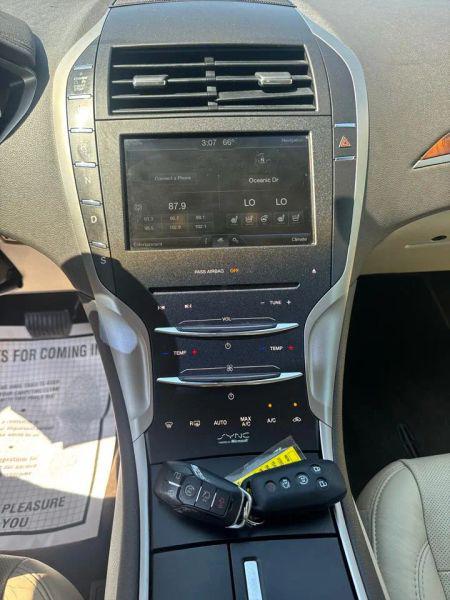 2015 Lincoln MKZ Base