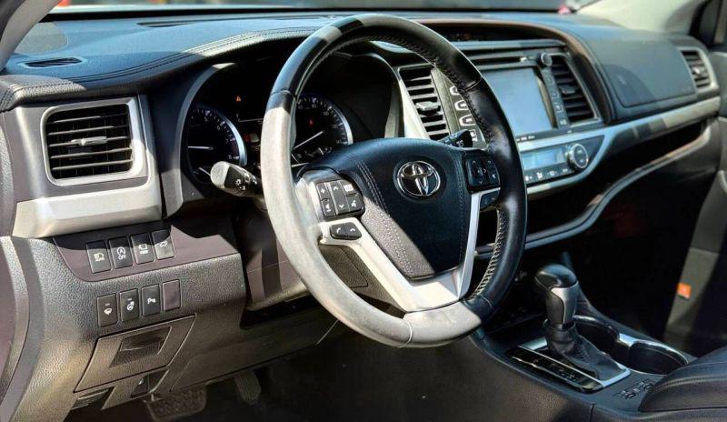 2019 Toyota Highlander Limited Platinum