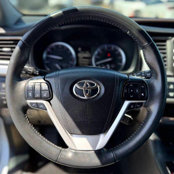 2019 Toyota Highlander Limited Platinum