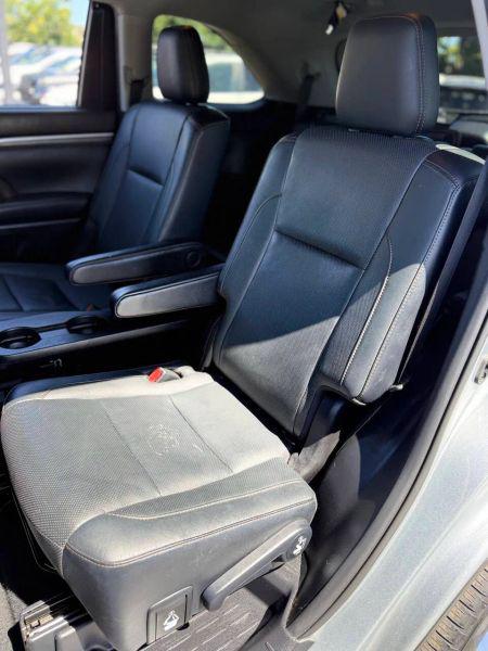 2019 Toyota Highlander Limited Platinum