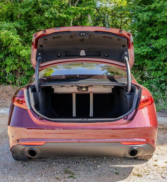 2019 Alfa Romeo Giulia Ti Lusso RWD
