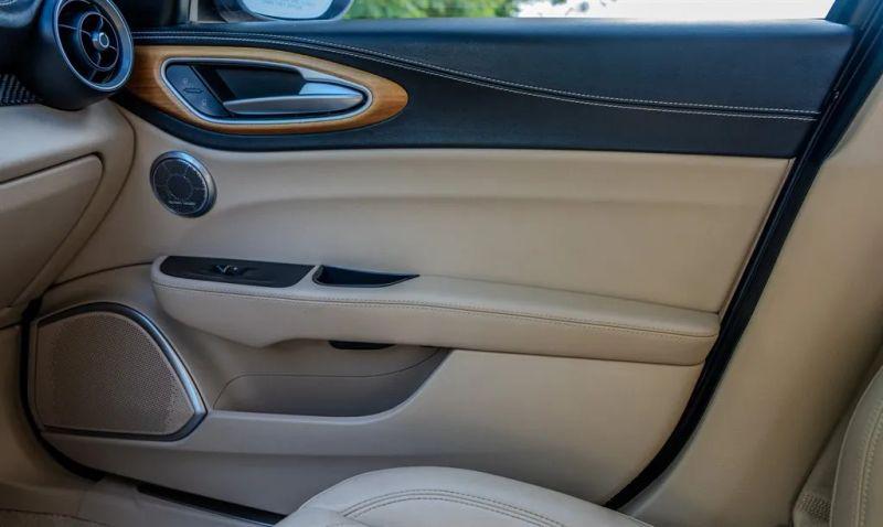 2019 Alfa Romeo Giulia Ti Lusso RWD